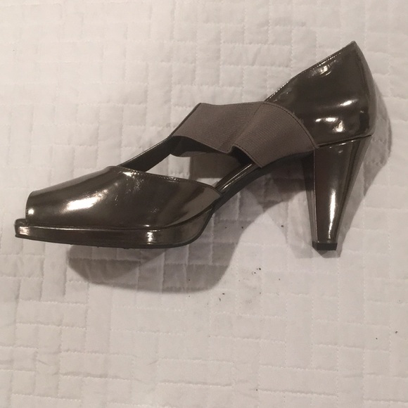 Vaneli Steel Calf Leather Heels - Picture 2 of 3